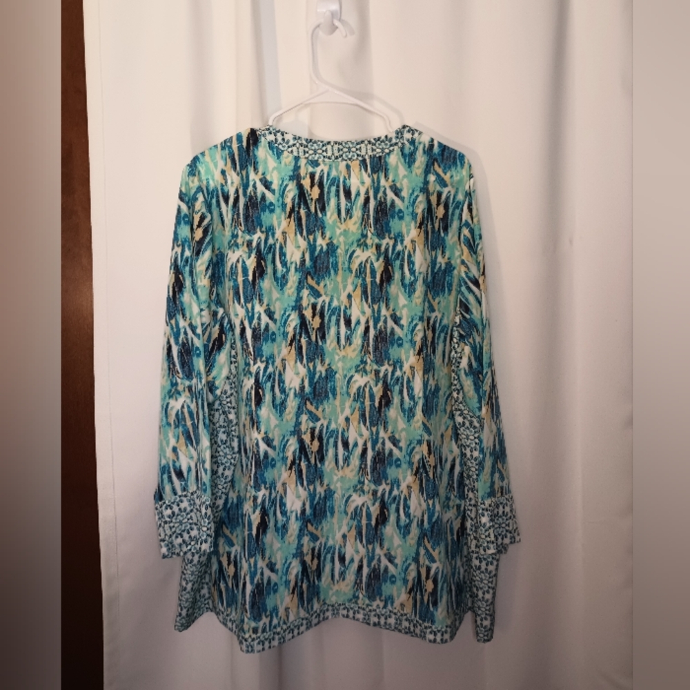 Zozo Womens Plus Artsy Button Up Top 2X Blue Lightweight Abstract Beach - Picture 5 of 10